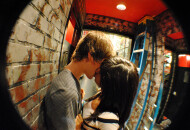 Как люди занимаются сексом везде: от лифта до кинотеатра