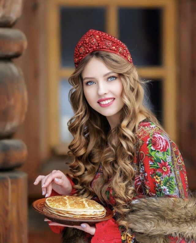 красивая славянская девушка