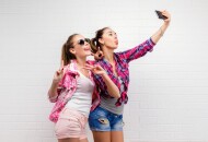 Как подписать фото в Инстаграм: 150 фраз для девушек и парней