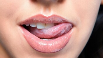 Почему кончать женщине в рот считается нормальным