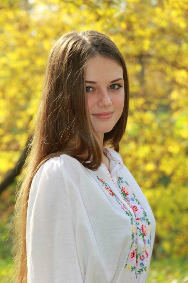 красивая славянская девушка
