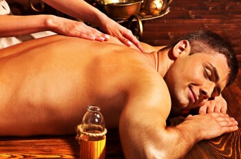 Как делать эротический массаж мужчине: советы и техники