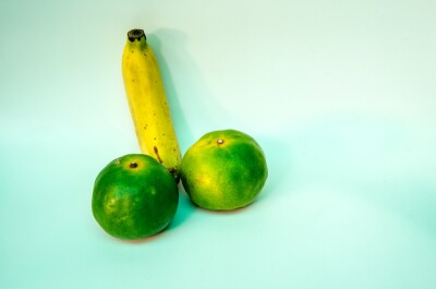 Секс с овощами и фруктами на видео [новые видео]
