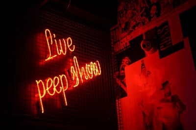 Peep show: не просто стриптиз, а игра…