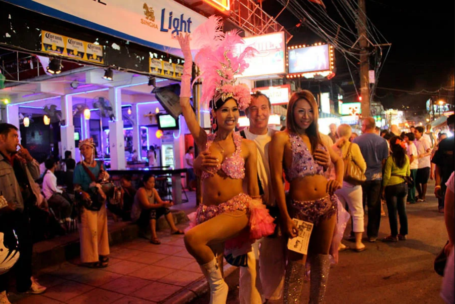 Проститутки Таиланда: сколько стоит снять девушку и как они выживают в коронавирус