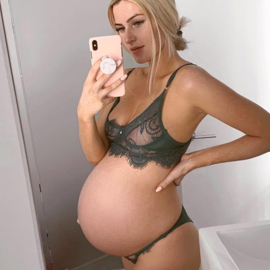фото беременной девушки