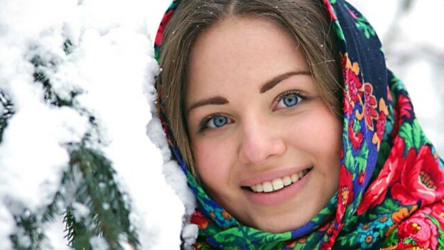 красивая славянская девушка