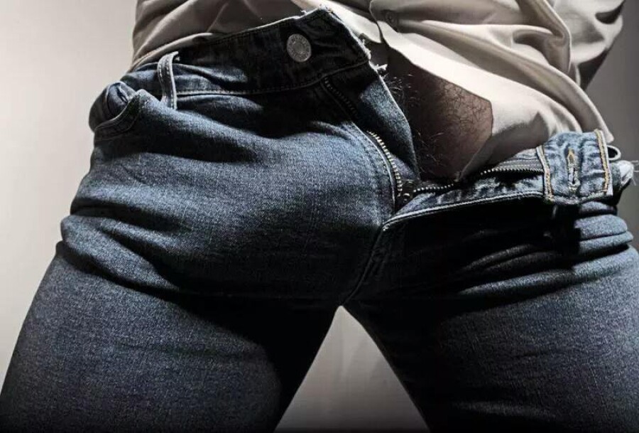 Бугорки на джинсах парней