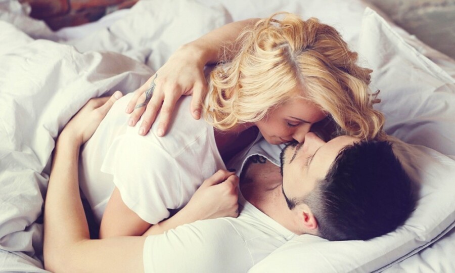 6 причин иметь больше секса по утрам, согласно науке