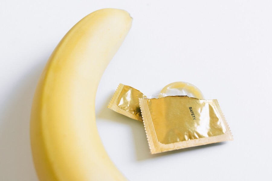 банан и презерватив