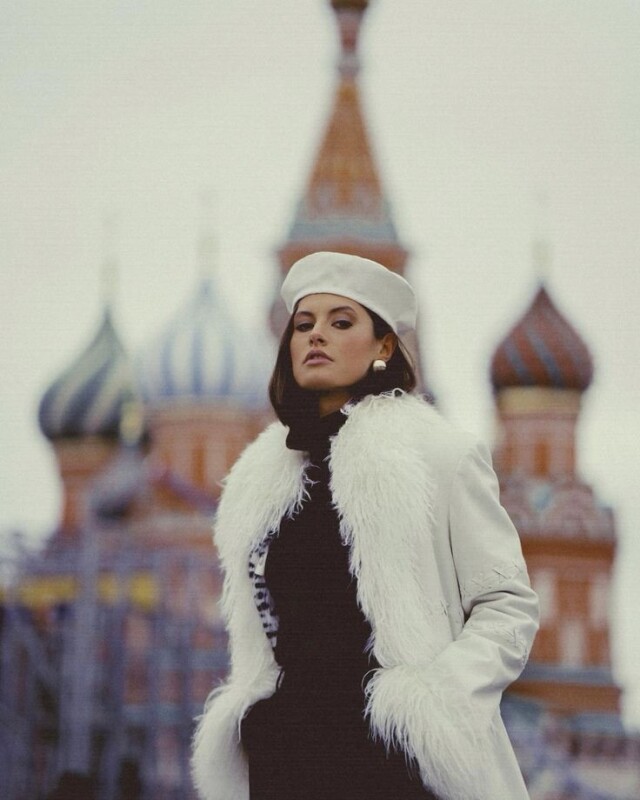 красивая славянская девушка
