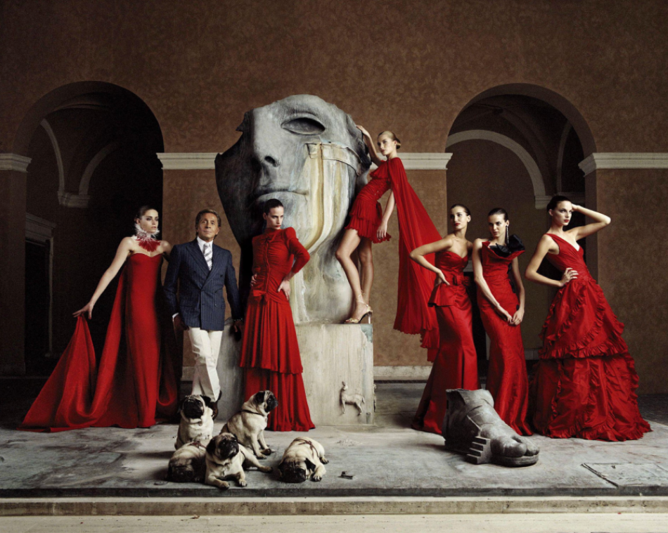 Прощание с легендой: умер Валентино Гаравани — создатель самого романтичного цвета в моде