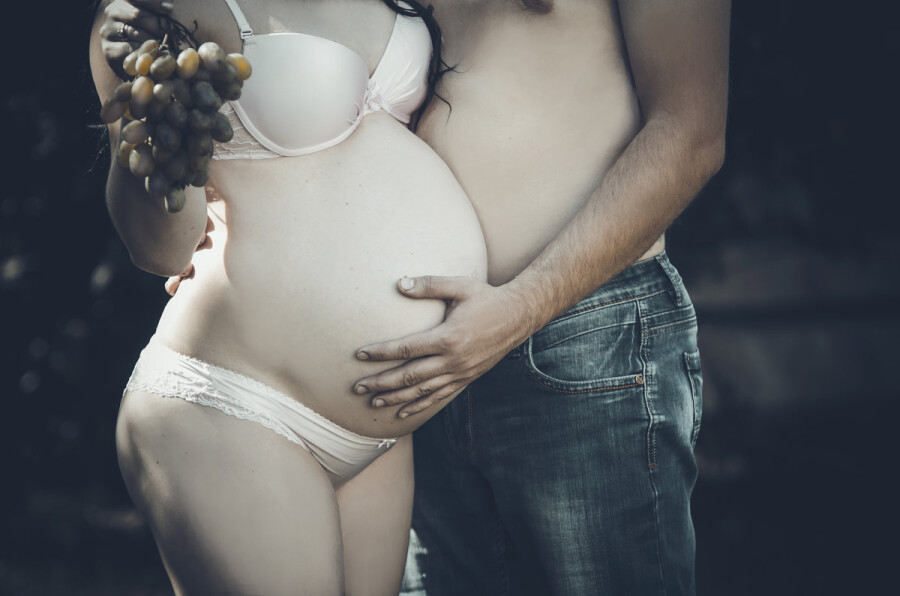 Можно ли заниматься сексом во время беременности и не опасно ли это?