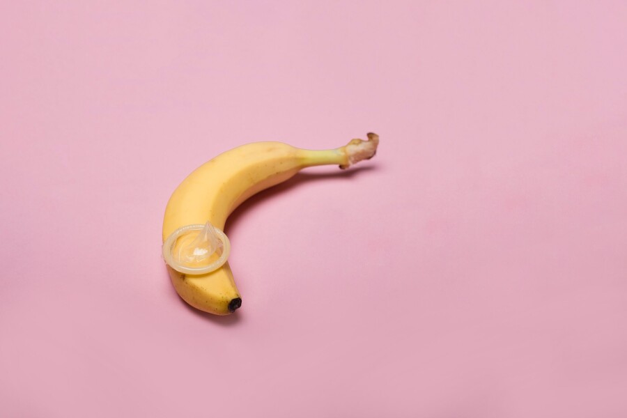 банан и презерватив