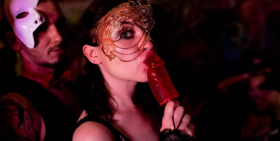 Полный разврат на Kinky Party