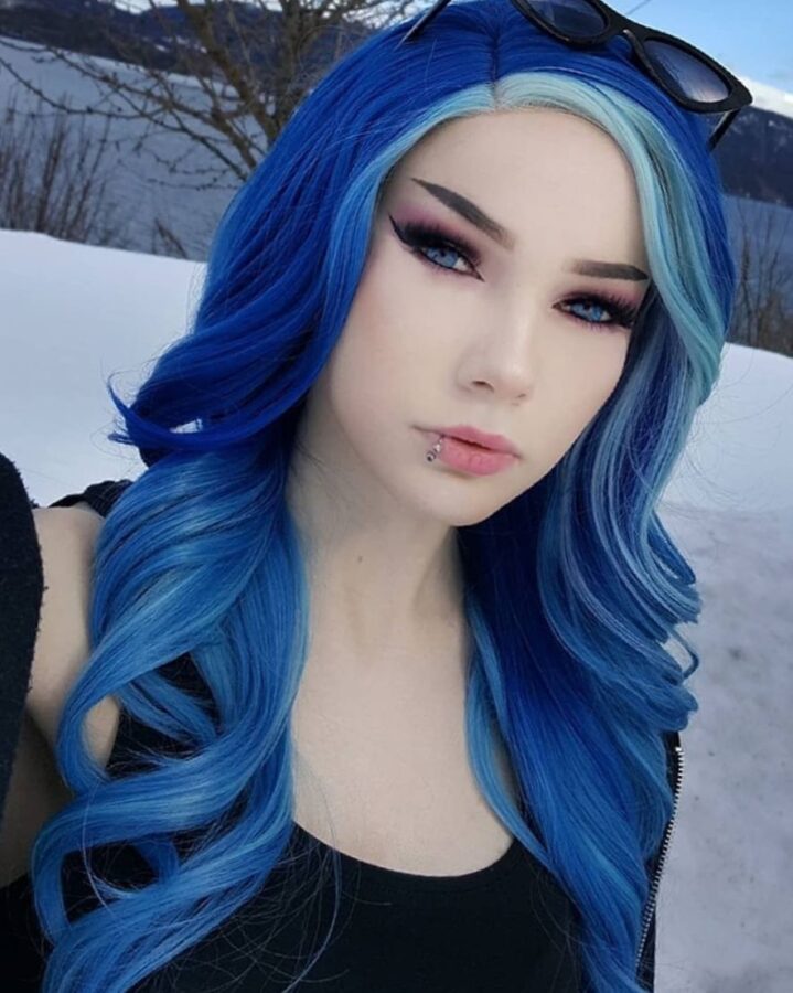 87 ФОТО эффектных девушек с синими волосами
