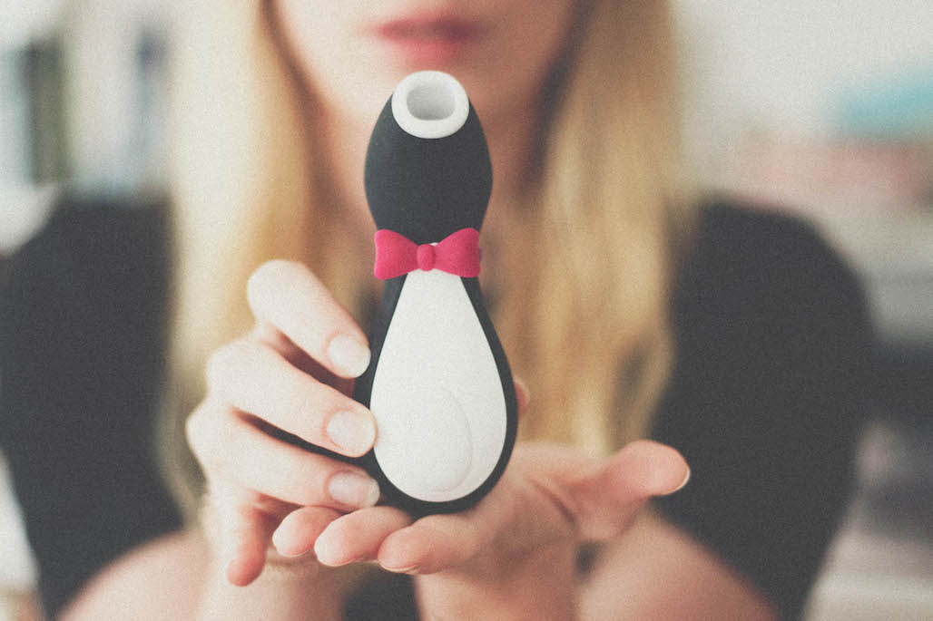 Satisfyer Pro Penguin обзор на вакуумно волновой стимулятор для клитора 