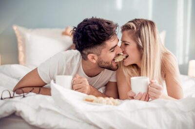 Больше общения – лучше секс. Почему это так и 7 причин этому