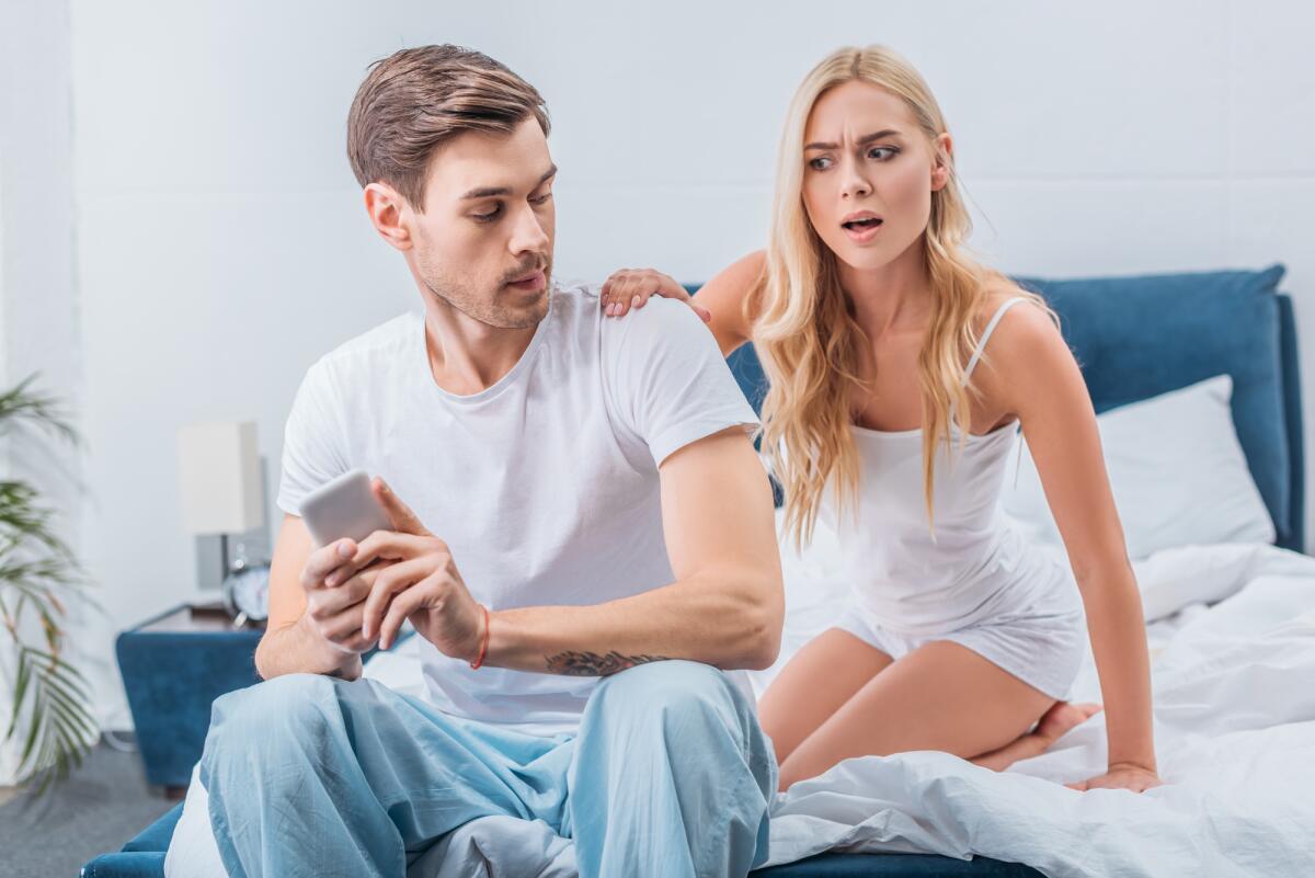 У мужа беременная любовница – консультация психолога (4 ответа)
